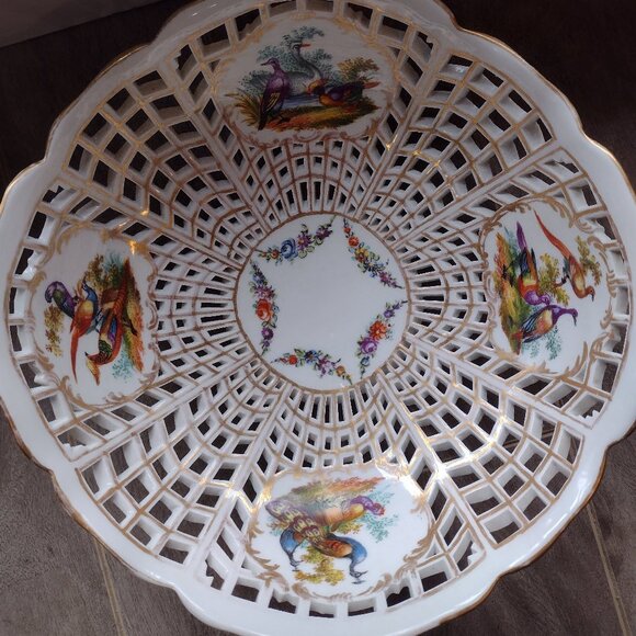 Super Antique Porcelain KPM Berlin Basket-style bowl - Picture 1 of 7